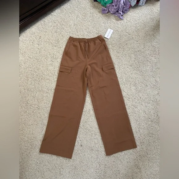 Athleta Promenade High Rise Cargo Pant - Picture 3 of 6
